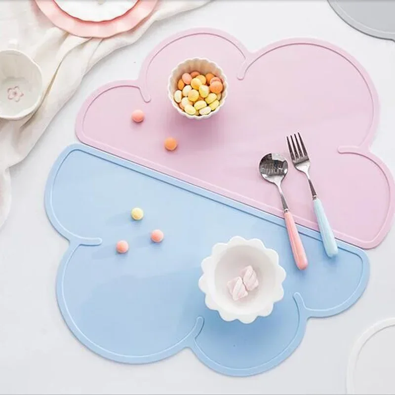 Kids Outdoor Dining Table - แผ่นรองจานรูปทรงเมฆสำหรับเด็ก แผ่นรองจานซิลิโคนกันน้ำ ทนความร้อน แผ่นรองสำหรับโต๊ะอาหารในครัวเรือน