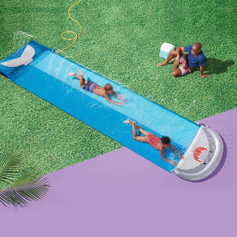 Kids Outdoor Mat - แผ่นสไลเดอร์น้ำรูปฉลามแบบอินเทอร์แอคทีฟสำหรับเด็ก 2 คน เล่นน้ำกลางแจ้ง สไลเดอร์พ่นน้ำ สนุกสนาน